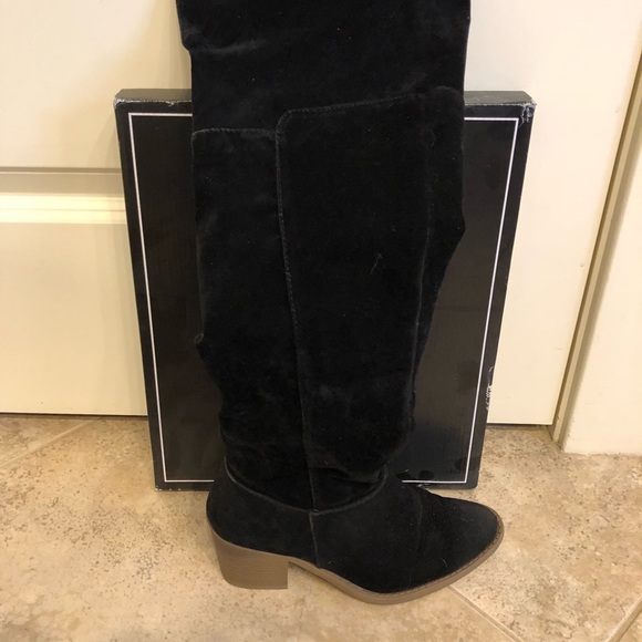 Cupid over the knee black boots. Super comfy - Picture 3 of 6